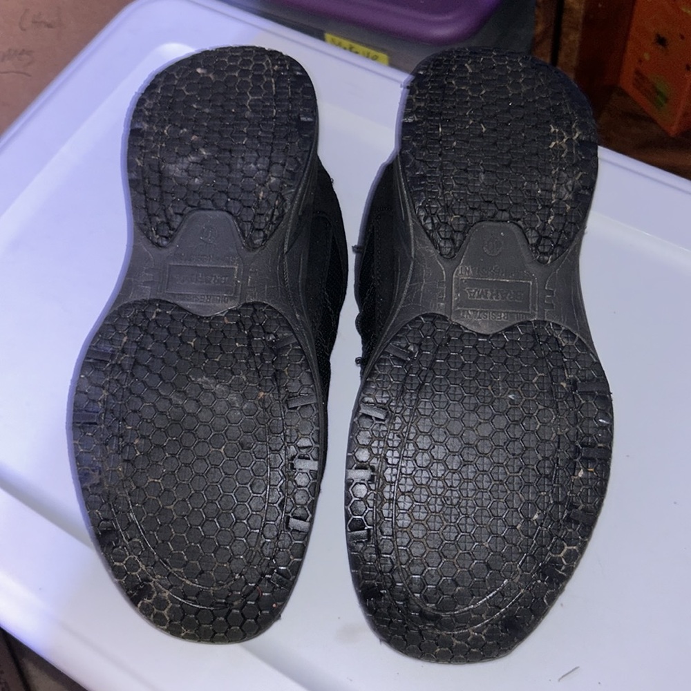 Men’s skid  and oil resistant  work shoes - Picture 4 of 6